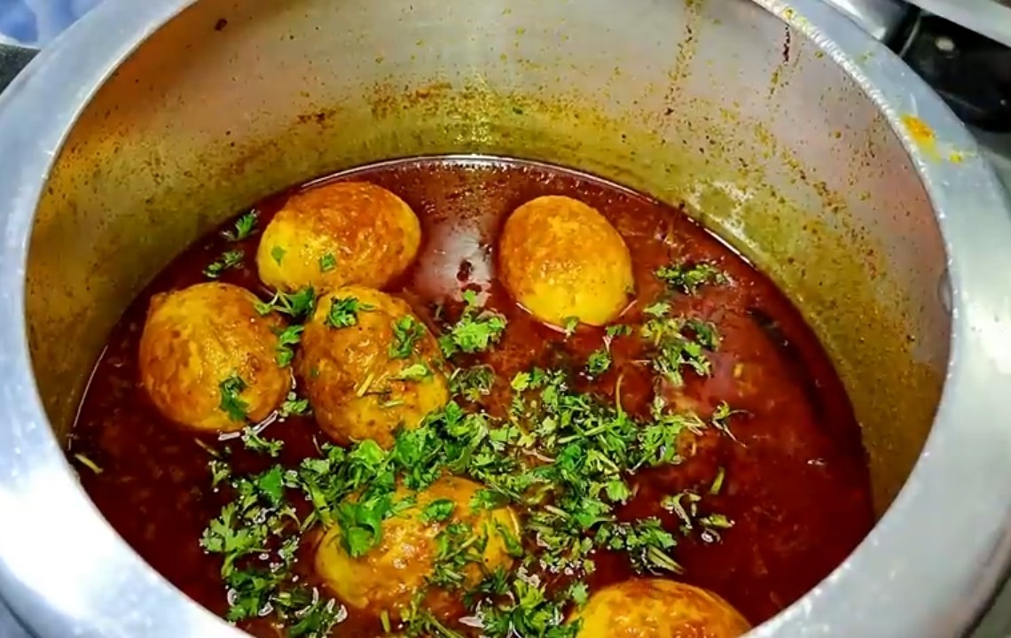 Pressure cooker Egg Curry