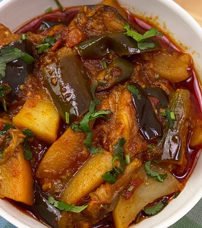 Aloo Beguner Tarkari Recipe