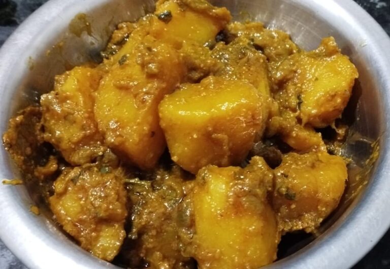 Niramish Aloo Dum Recipe